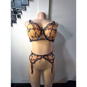 Honey Birdette